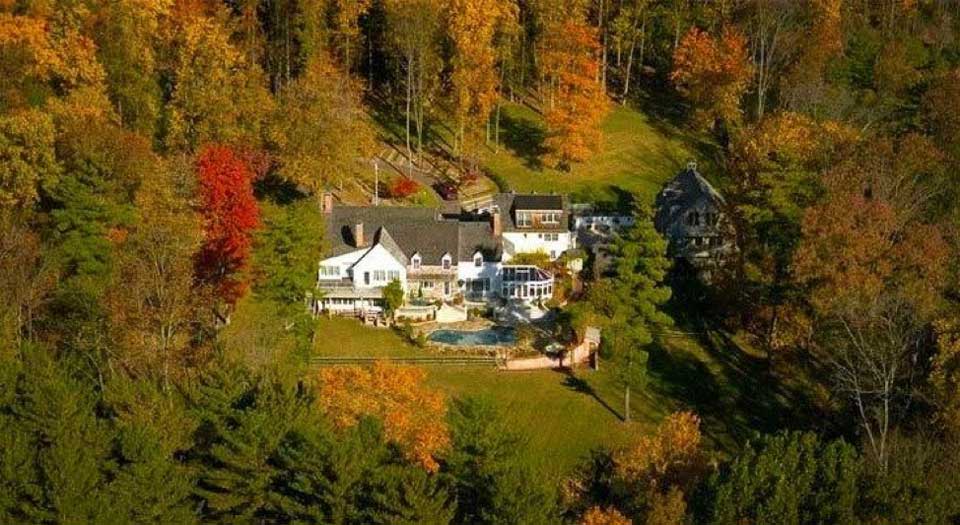 The inn at Bowmans Hiill in Fall